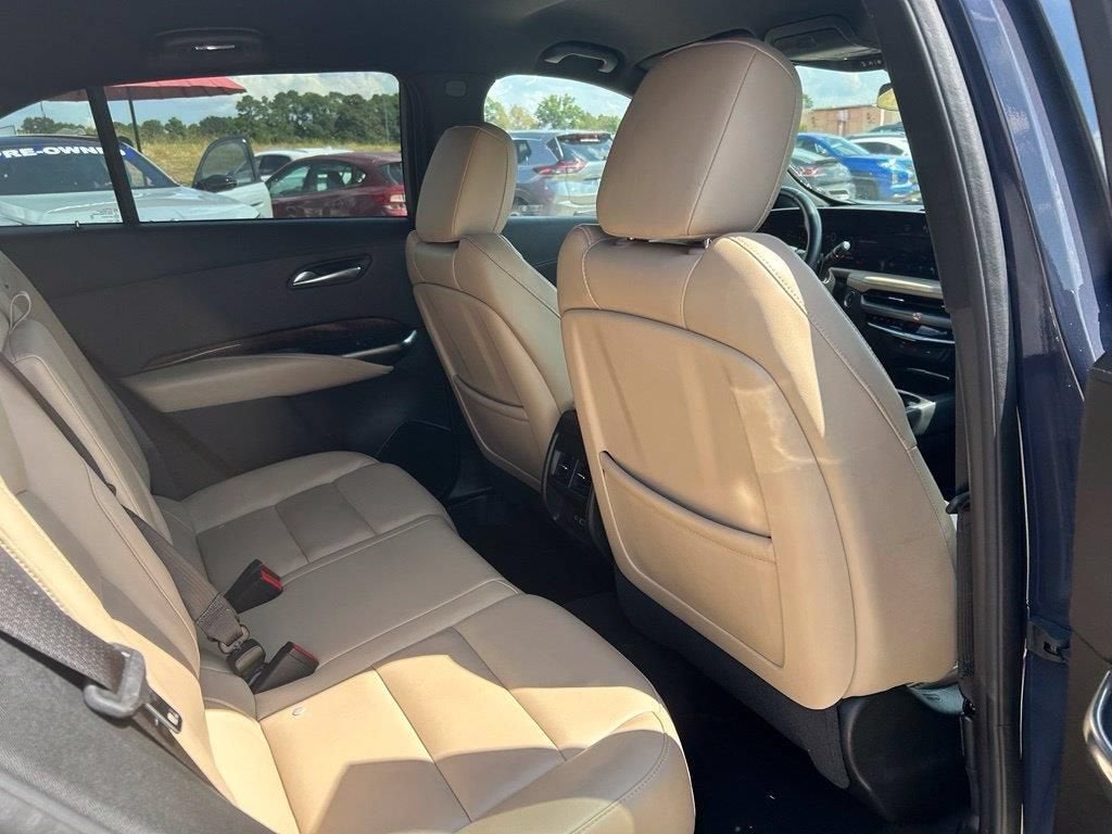 2025 Cadillac XT4 Premium Luxury