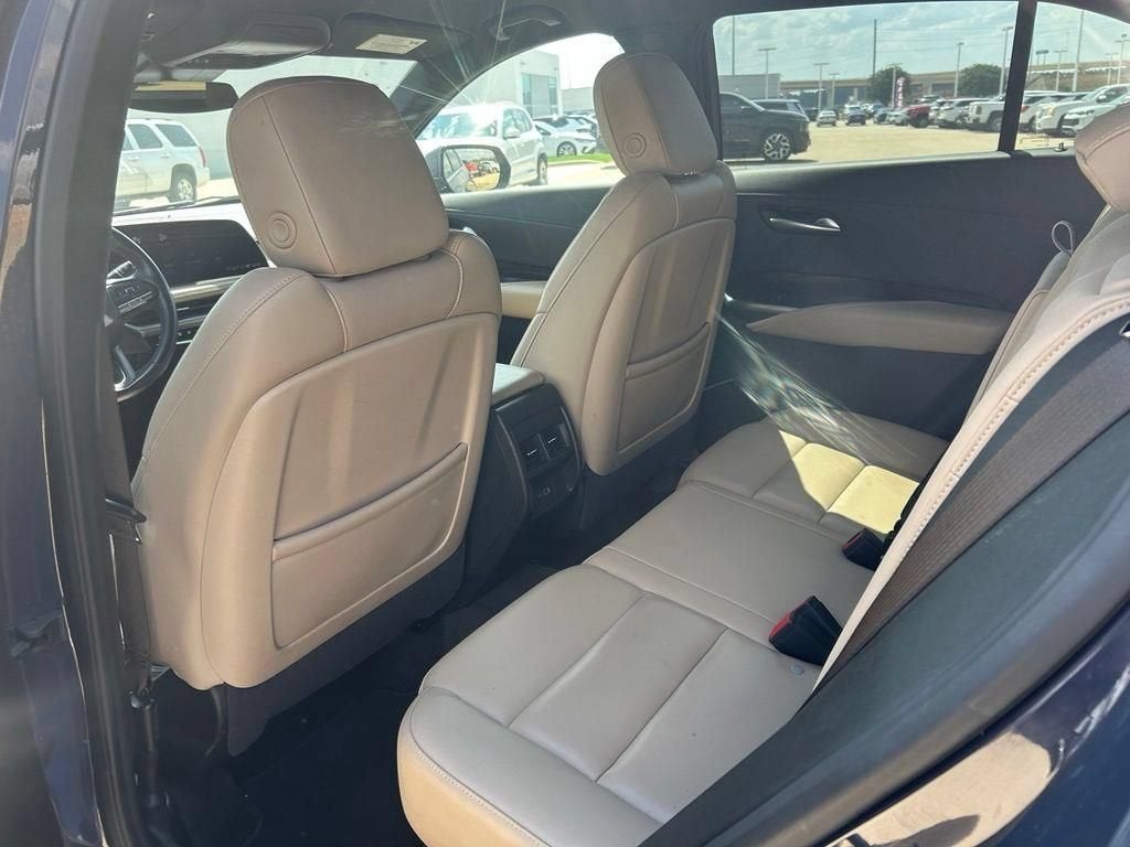 2025 Cadillac XT4 Premium Luxury
