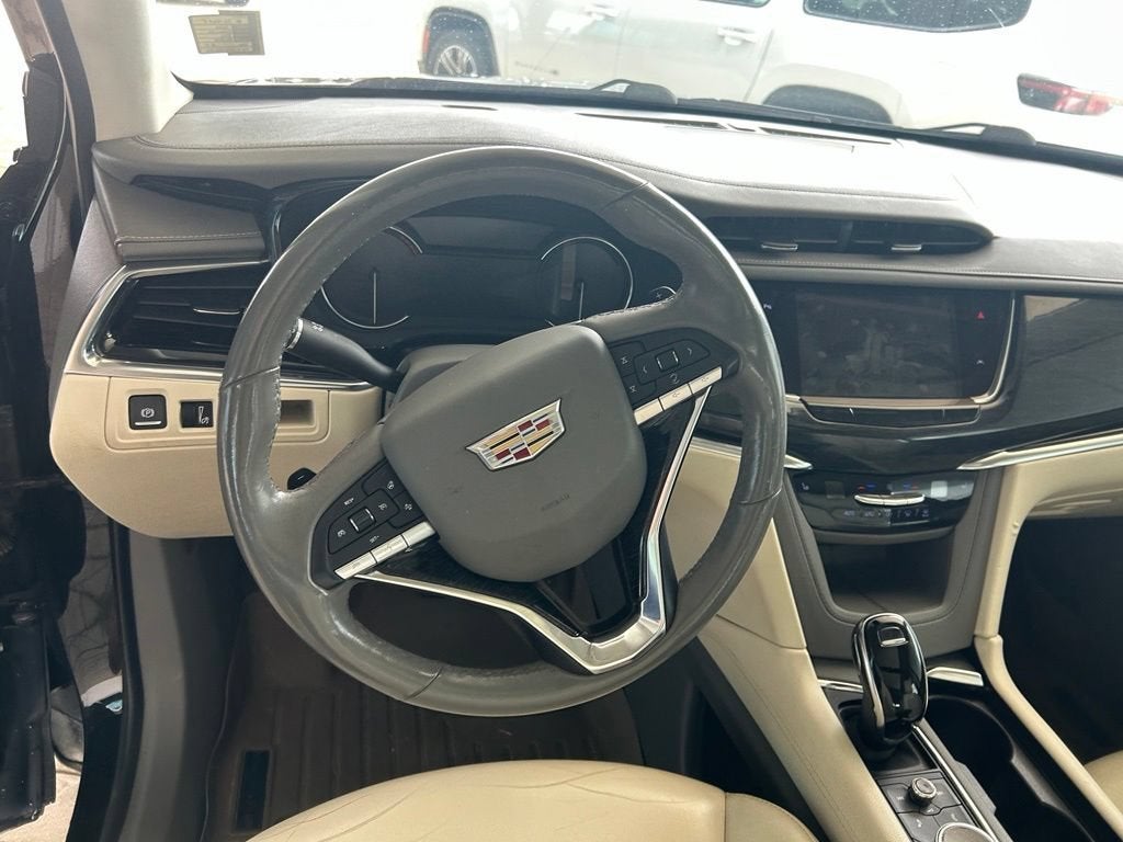 2022 Cadillac XT6 Premium Luxury