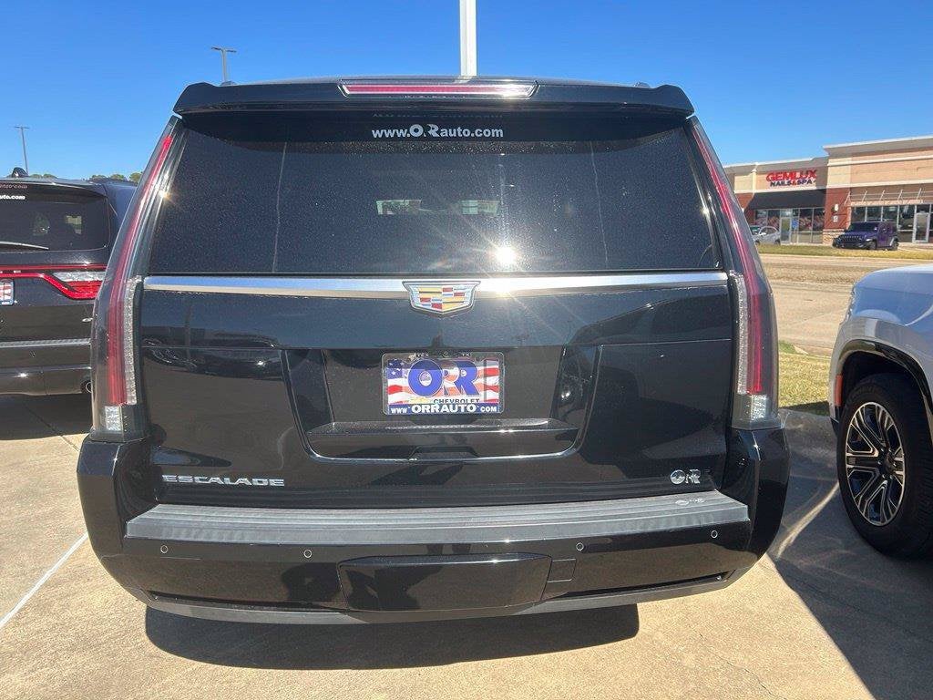 2018 Cadillac Escalade Luxury