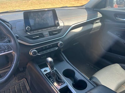 2022 Nissan Altima SR FWD