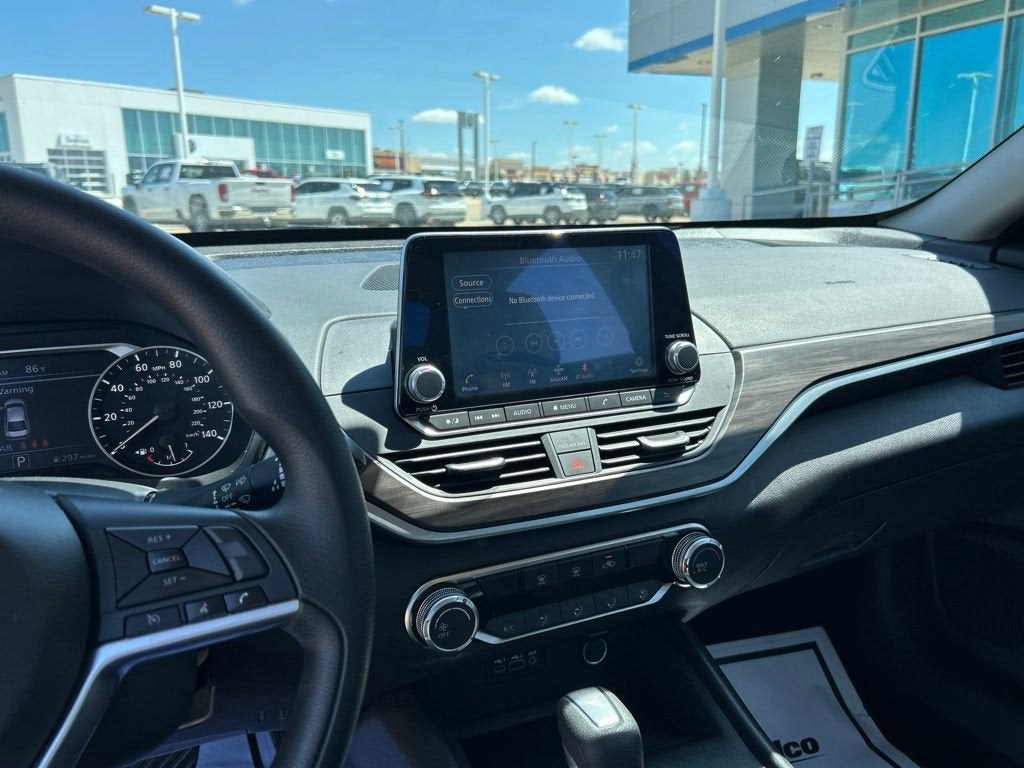 2025 Nissan Altima SV FWD