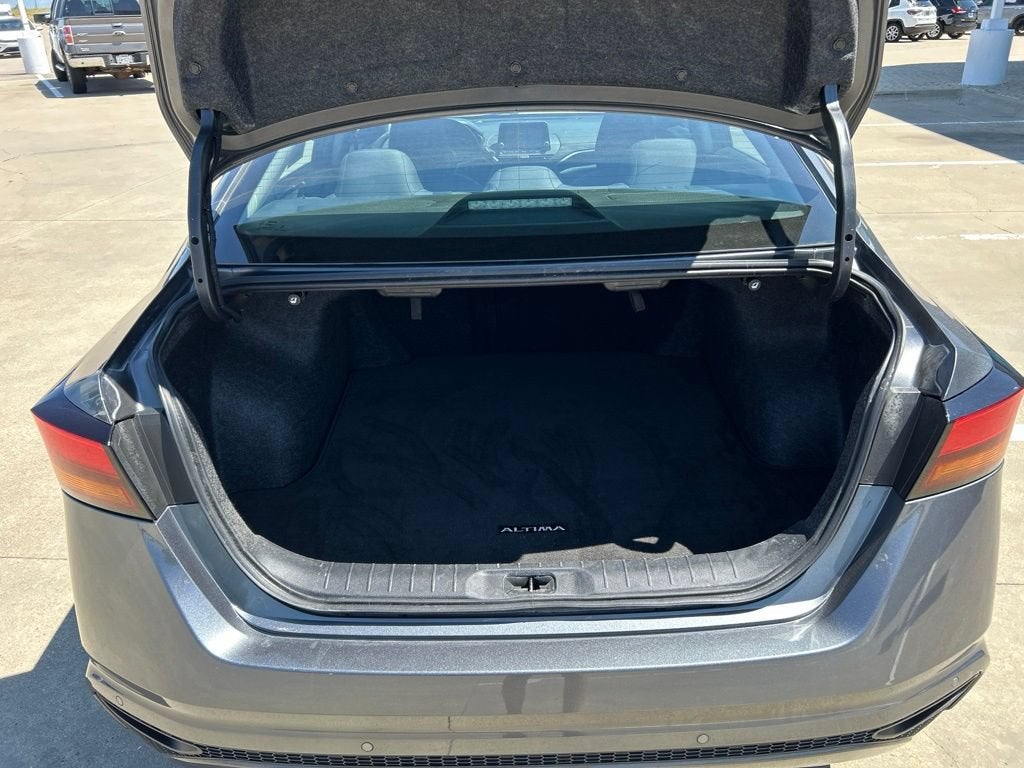 2025 Nissan Altima SV FWD