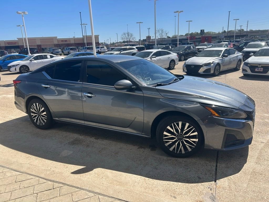 2023 Nissan Altima SV FWD