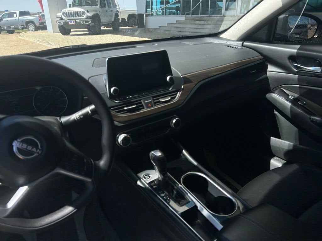 2023 Nissan Altima SV FWD