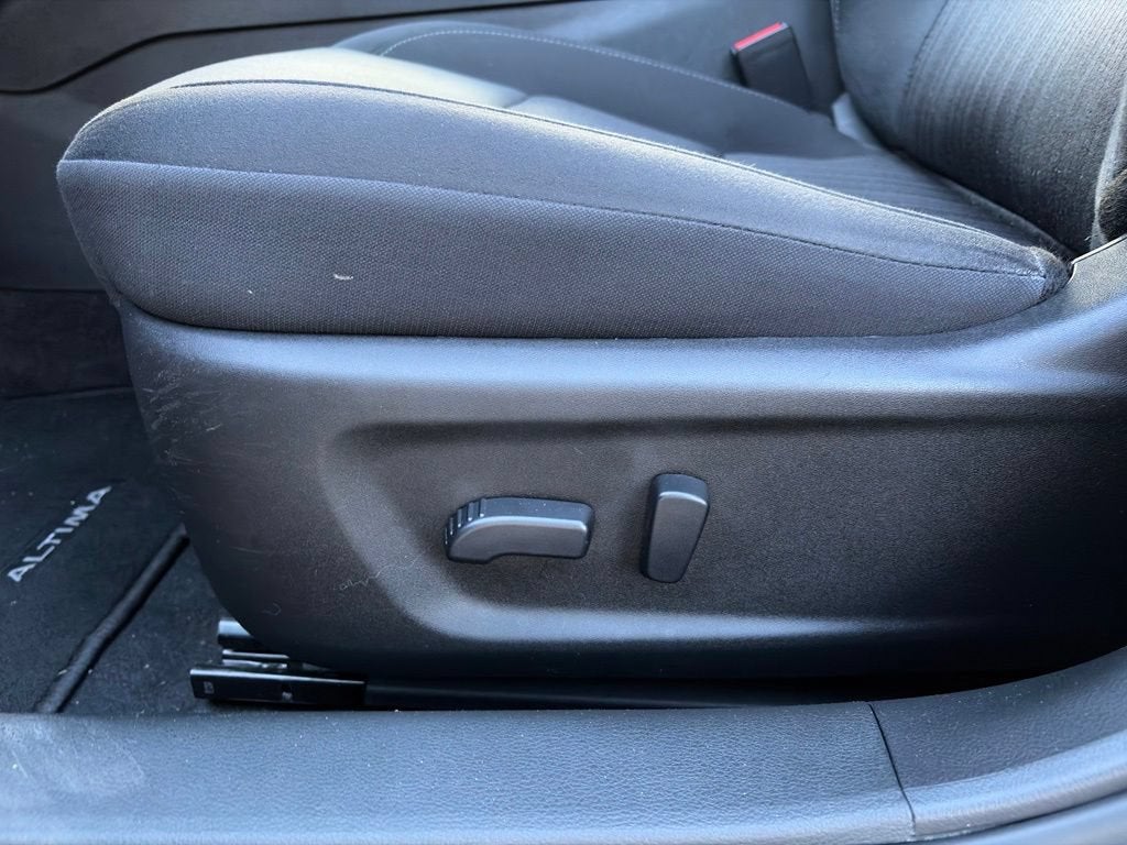 2025 Nissan Altima SV FWD