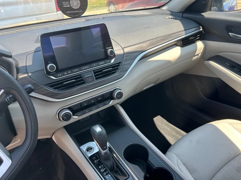 2025 Nissan Altima SV FWD