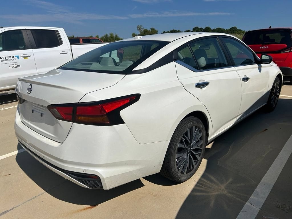 2025 Nissan Altima SV FWD
