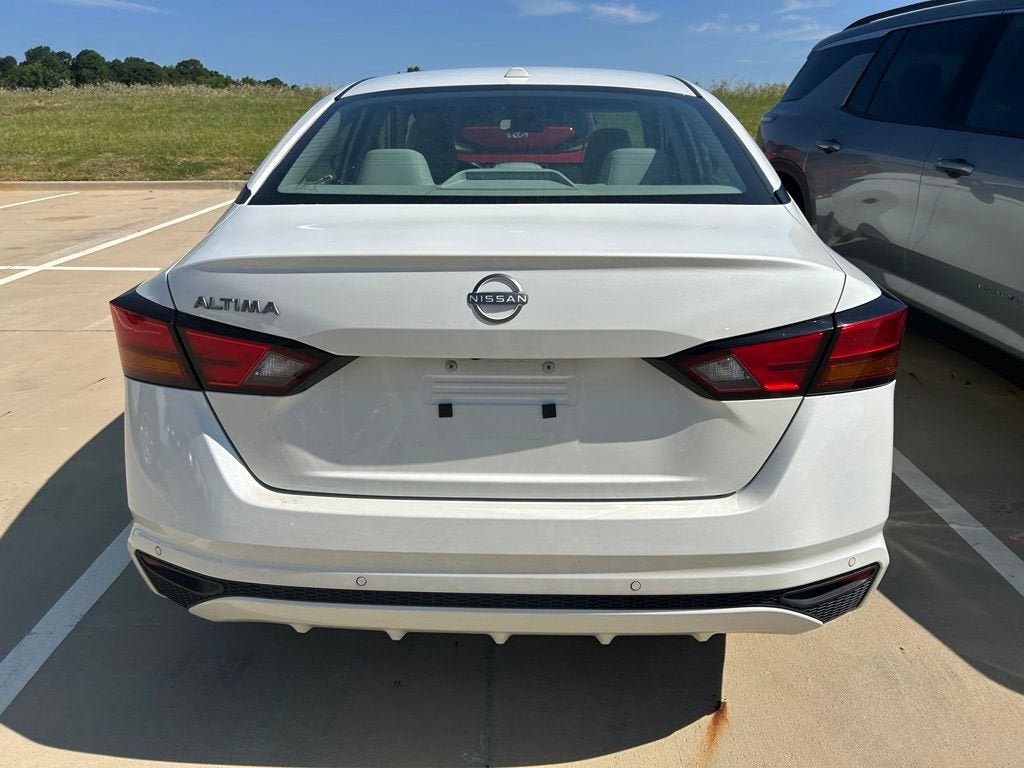 2025 Nissan Altima SV FWD