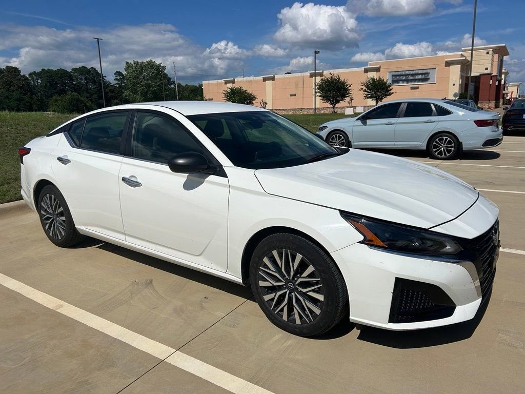 2025 Nissan Altima SV FWD