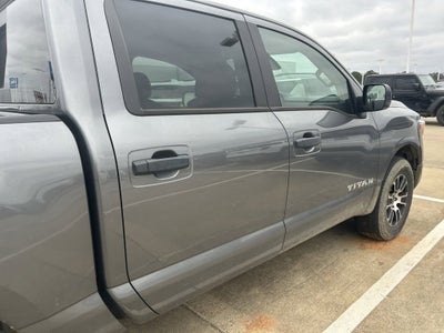 2023 Nissan Titan SV