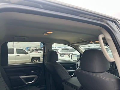 2023 Nissan Titan SV