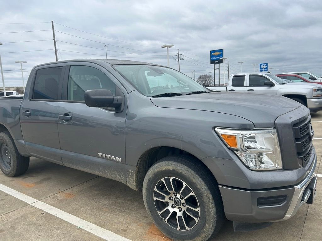 2023 Nissan Titan SV