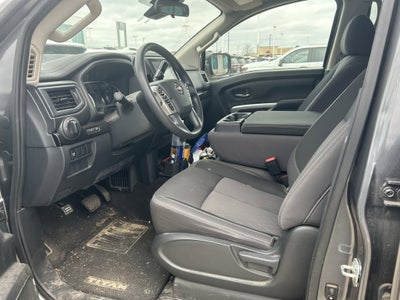 2023 Nissan Titan SV