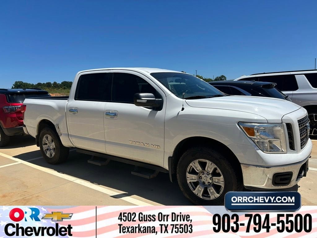 2019 Nissan Titan SV 4X4 Crew Cab's photo
