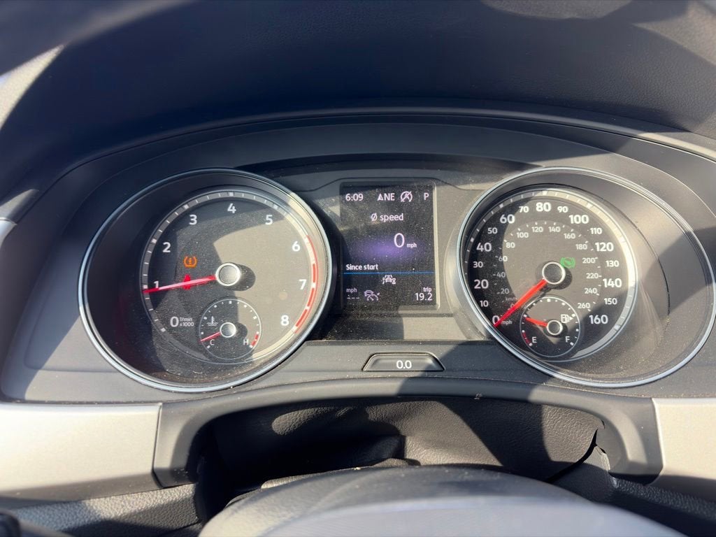 2021 Volkswagen Atlas Cross Sport 3.6L V6 SE w/Technology R-Line
