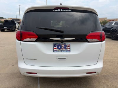 2023 Chrysler Voyager LX