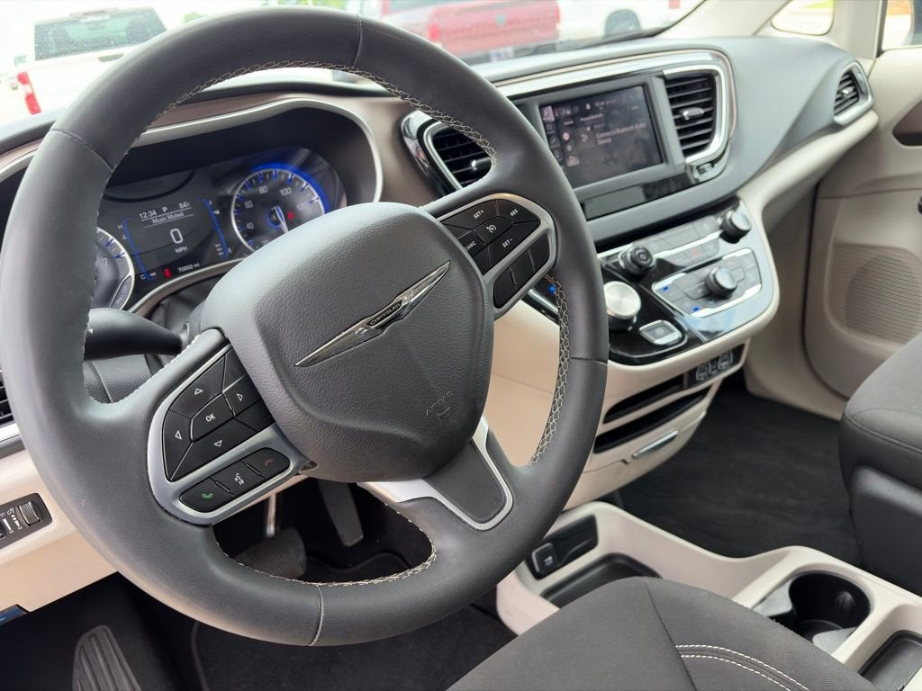 2023 Chrysler Voyager LX