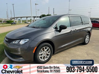 2023 Chrysler Voyager LX