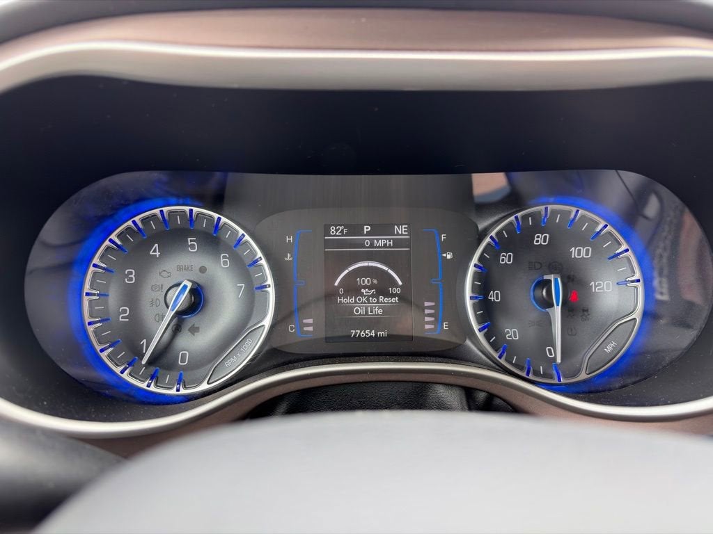 2023 Chrysler Voyager LX