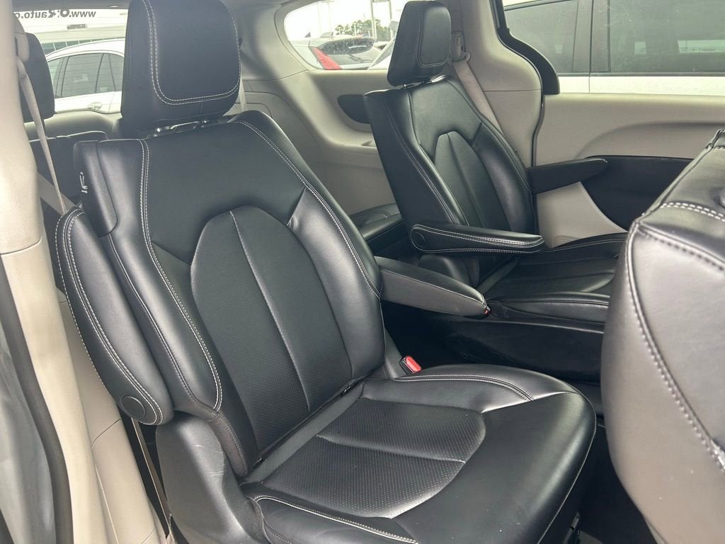 2023 Chrysler Pacifica Hybrid Touring L