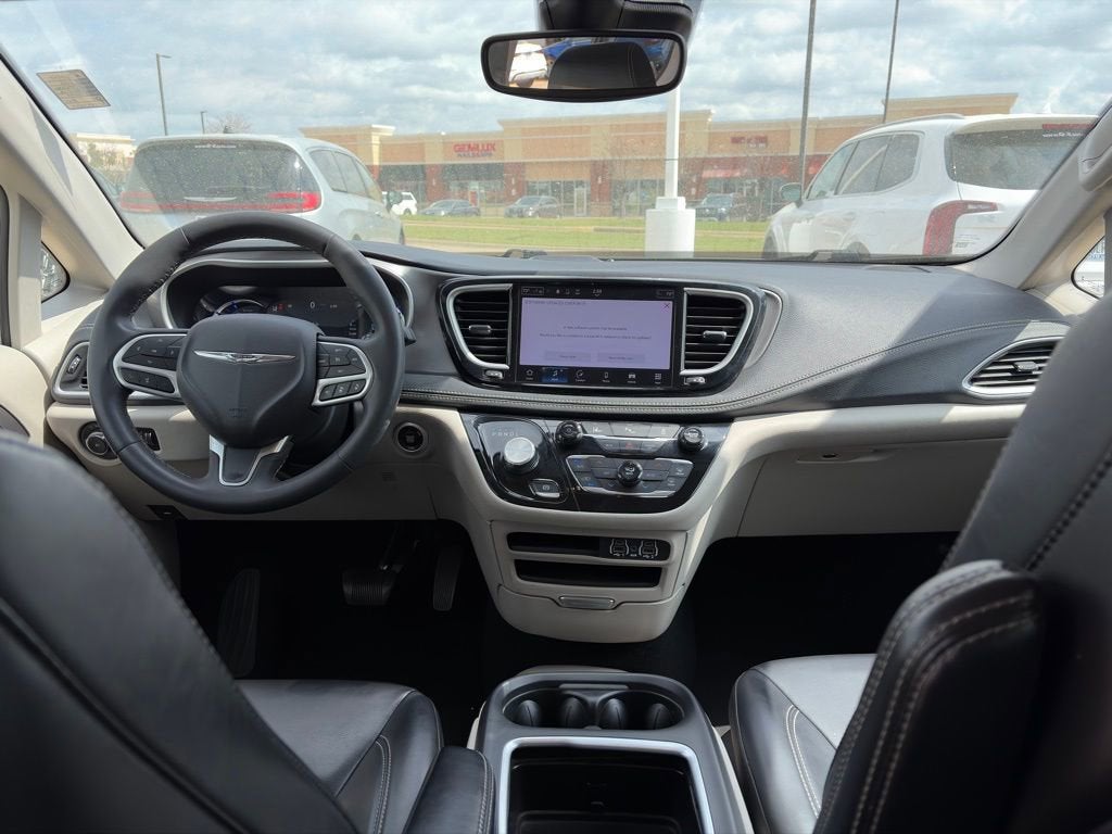 2023 Chrysler Pacifica Hybrid Touring L