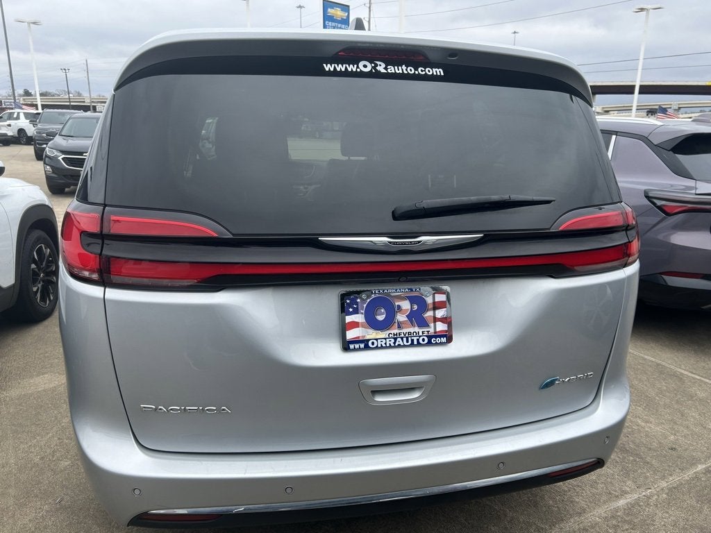 2023 Chrysler Pacifica Hybrid Touring L