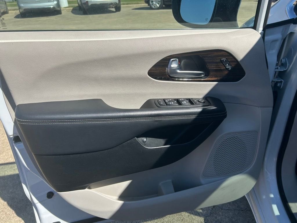2023 Chrysler Pacifica Hybrid Limited
