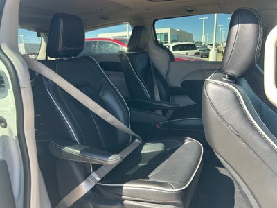 2023 Chrysler Pacifica Hybrid Limited