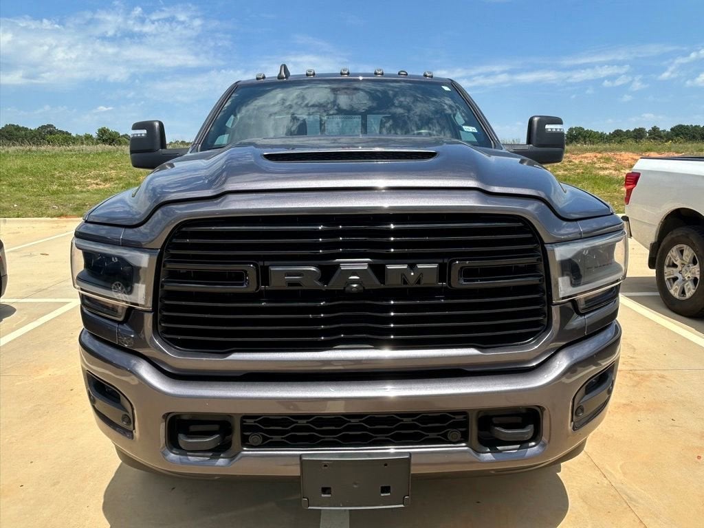 2024 RAM 3500 Laramie Crew Cab 4x4 8' Box