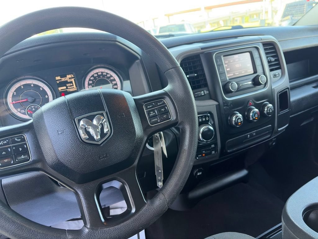 2022 RAM 1500 Classic Tradesman Crew Cab 4x4 5'7" Box