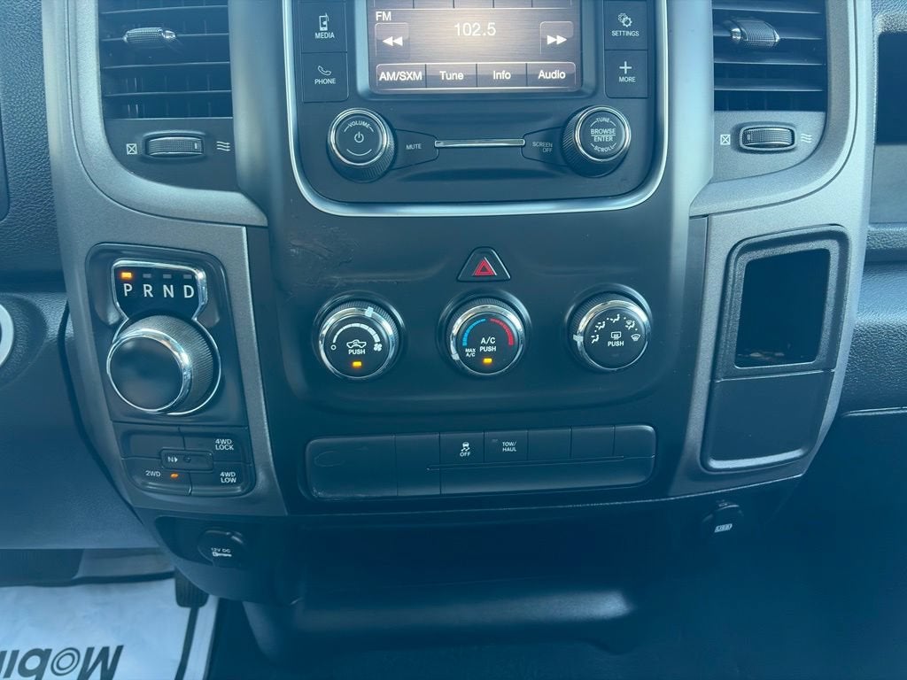 2022 RAM 1500 Classic Tradesman Crew Cab 4x4 5'7" Box