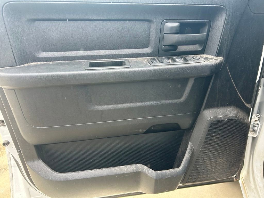 2022 RAM 1500 Classic Tradesman Crew Cab 4x4 5'7" Box