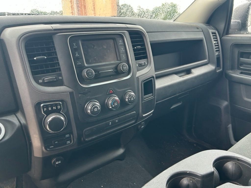 2022 RAM 1500 Classic Tradesman Crew Cab 4x4 5'7" Box