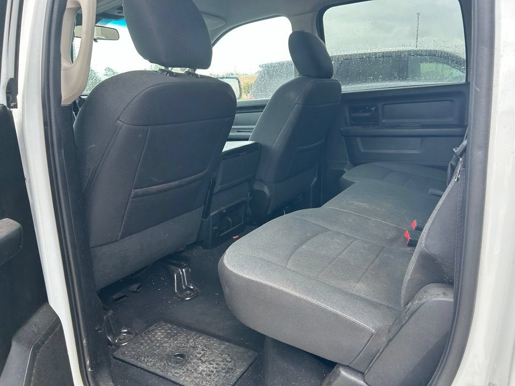 2022 RAM 1500 Classic Tradesman Crew Cab 4x4 5'7" Box