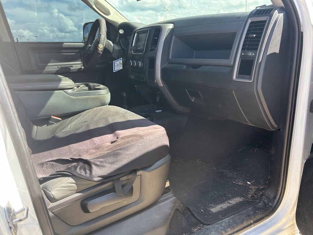 2017 RAM 2500 Tradesman Crew Cab 4x4 6'4" Box