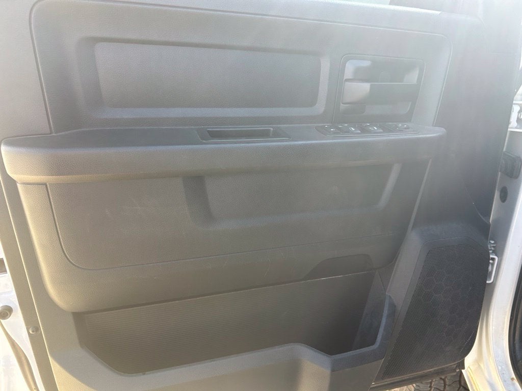 2017 RAM 2500 Tradesman Crew Cab 4x4 6'4" Box