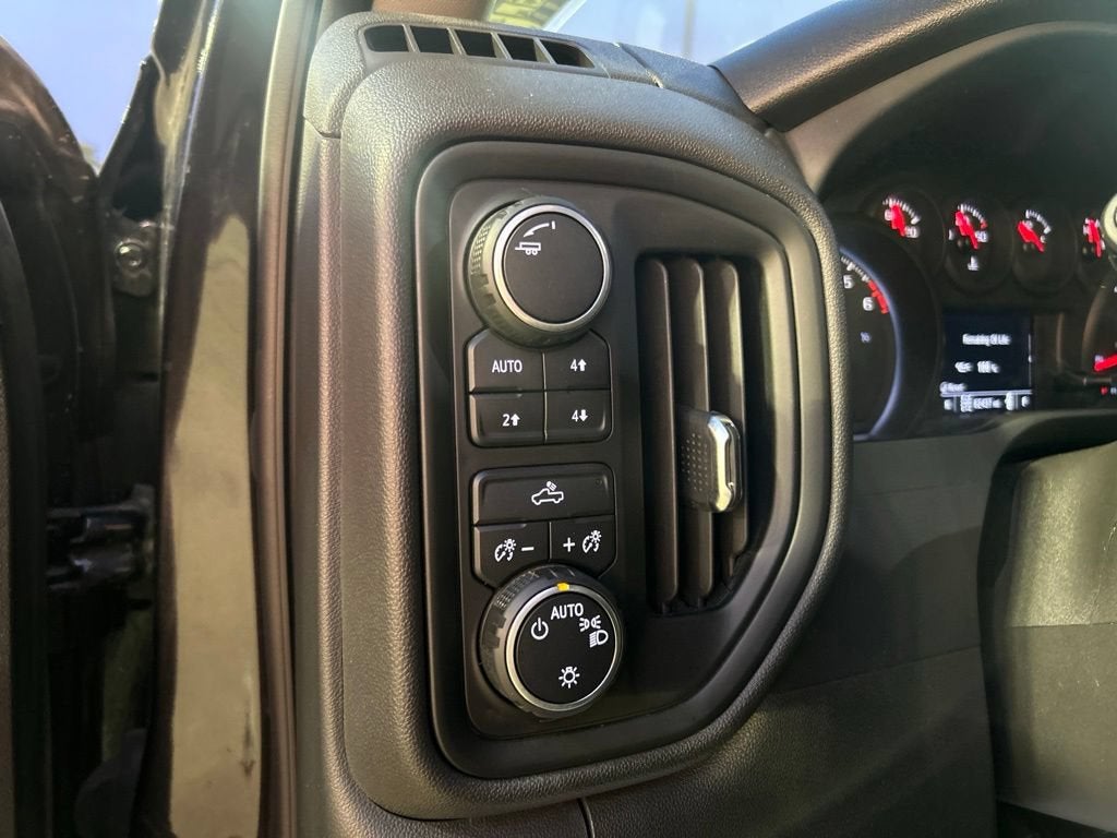 2023 Chevrolet Silverado 1500 Custom Trail Boss
