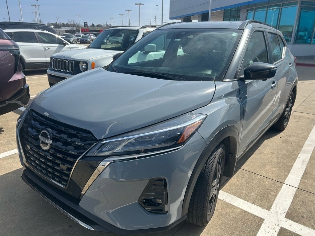 2024 Nissan Kicks SR Xtronic CVT