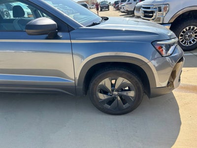 2024 Volkswagen Taos SE