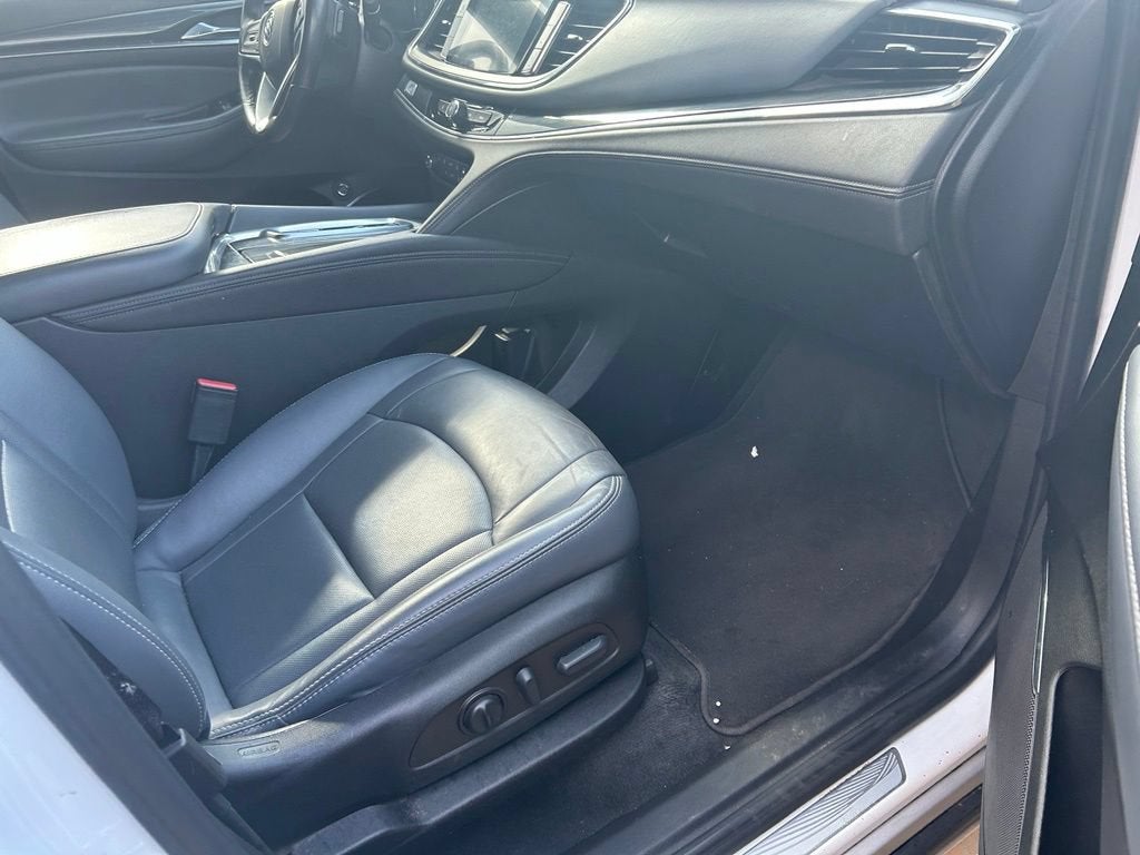 2022 Buick Enclave Essence