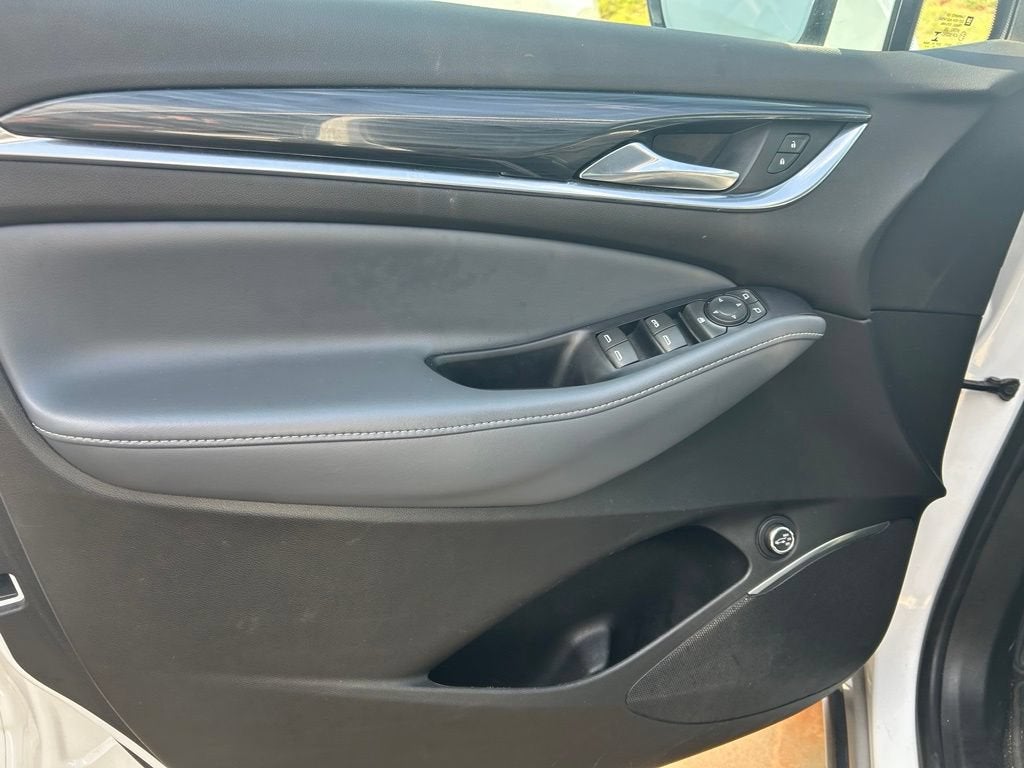 2022 Buick Enclave Essence