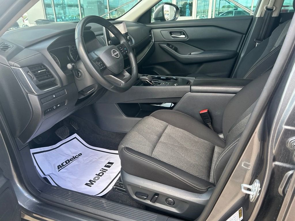 2025 Nissan Rogue SV FWD