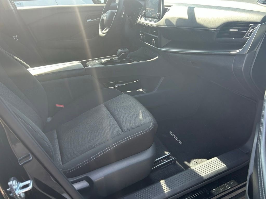 2025 Nissan Rogue SV FWD