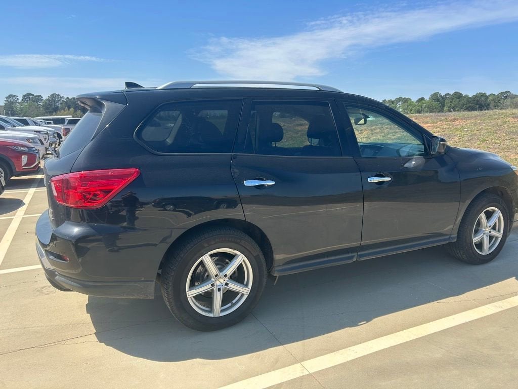 2019 Nissan Pathfinder SL