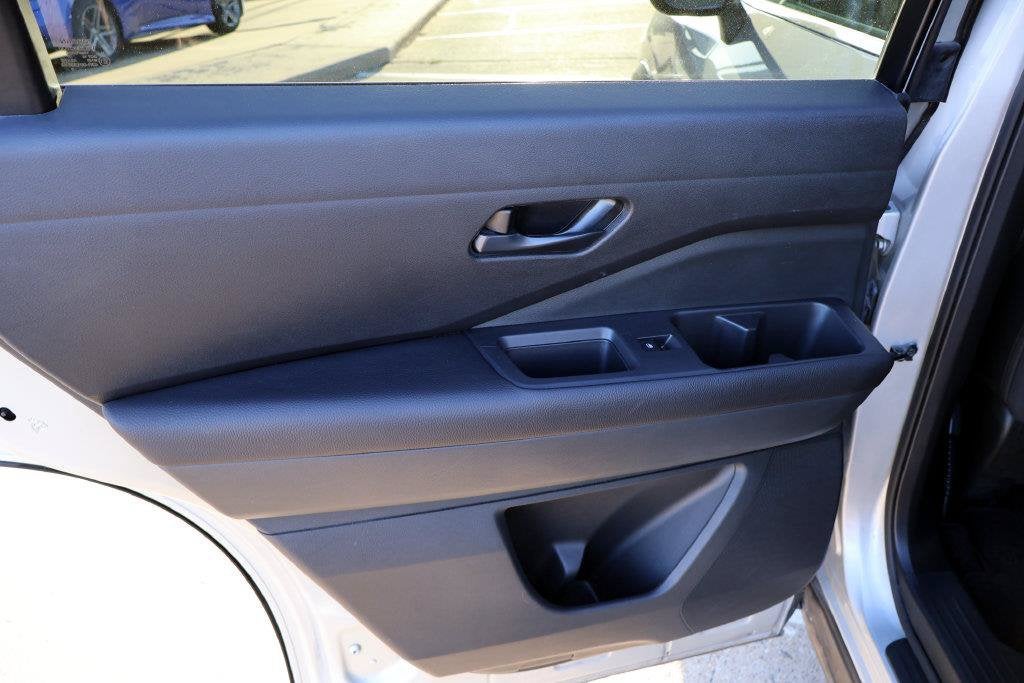 2025 Nissan Pathfinder SV FWD