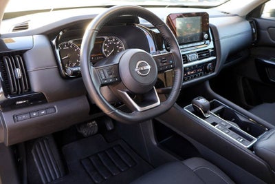2025 Nissan Pathfinder SV FWD