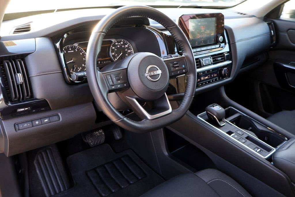 2025 Nissan Pathfinder SV FWD