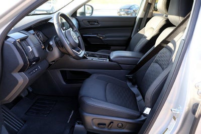 2025 Nissan Pathfinder SV FWD