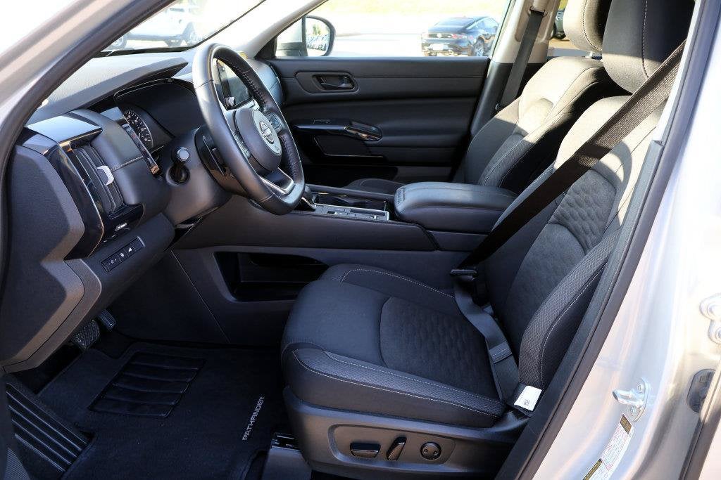 2025 Nissan Pathfinder SV FWD